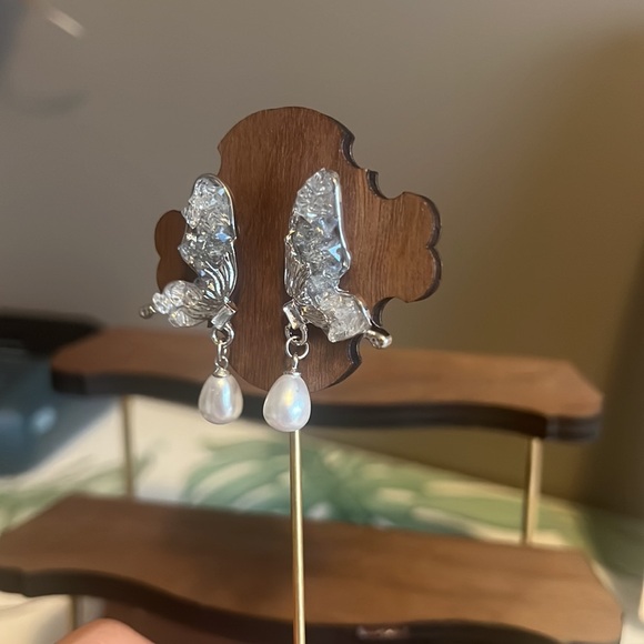 Ethereal Blue Crystal Stud Earrings - Picture 3 of 6